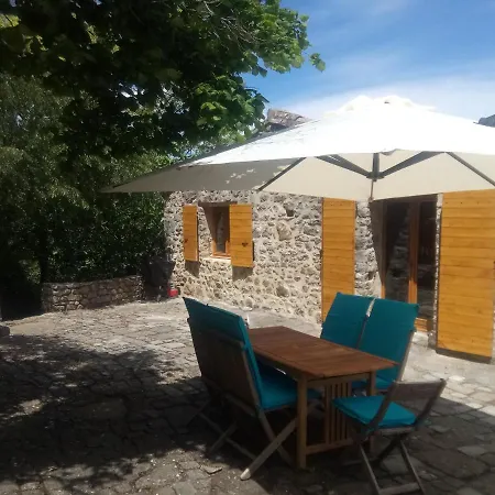 Dom wakacyjny Maison De Charme 3 Etoiles Dans Les Cevennes Avec Terrasse Et Piscine Privee *